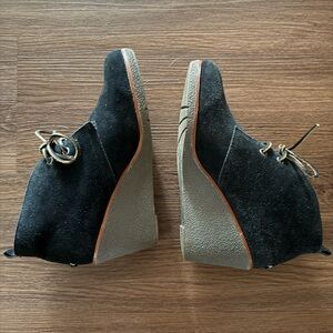 Womens Sperry Black Suede Wedge Shoes.